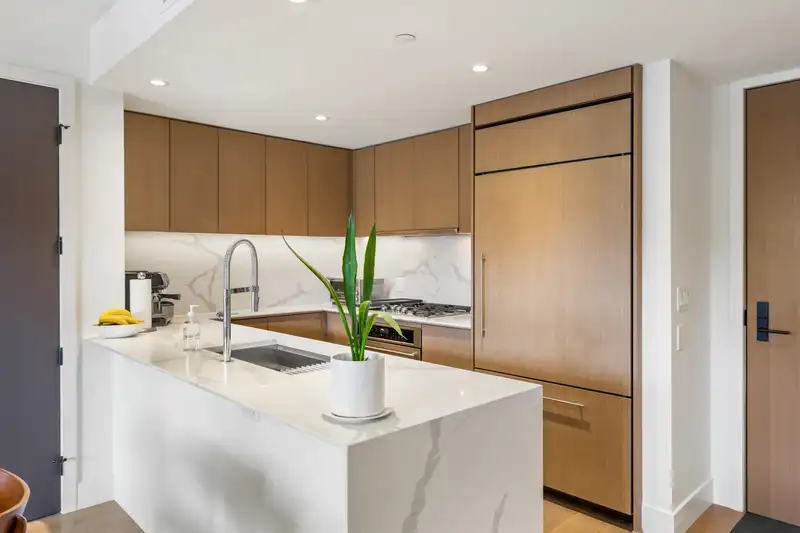 201 5089 QUEBEC STREET - photo 1 of 28