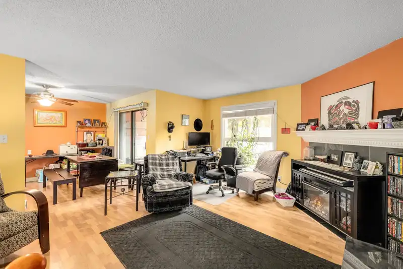 14810 HOLLY PARK LANE - photo 3 of 23