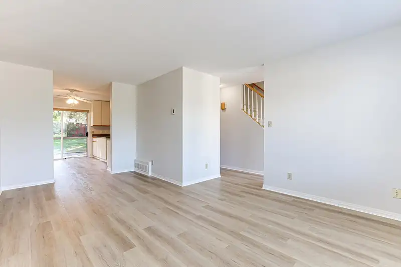 869 BLUE MOUNTAIN STREET - photo 2 of 40