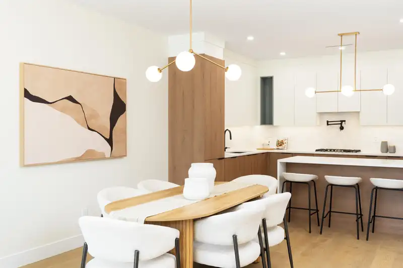 102 901 EDGAR AVENUE - photo 1 of 24