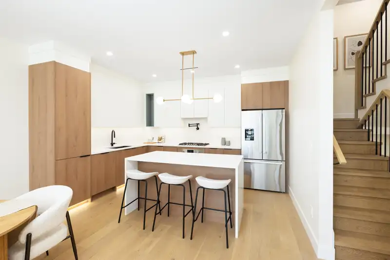102 901 EDGAR AVENUE - photo 2 of 24