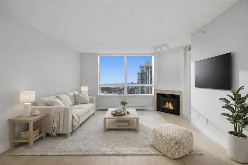 1406 612 SIXTH STREET - photo 1 of 40