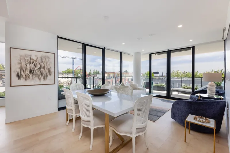 302 135 E 13 STREET - photo 4 of 25