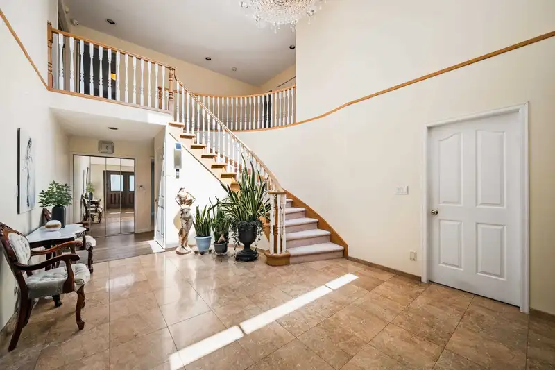 455 W 26TH AVENUE - photo 4 of 39