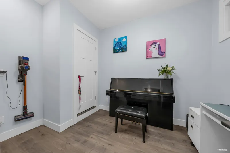 3 188 WOOD STREET - photo 3 of 25