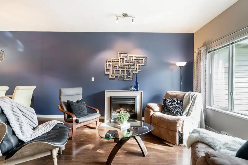20 18701 66 AVENUE - photo 4 of 40