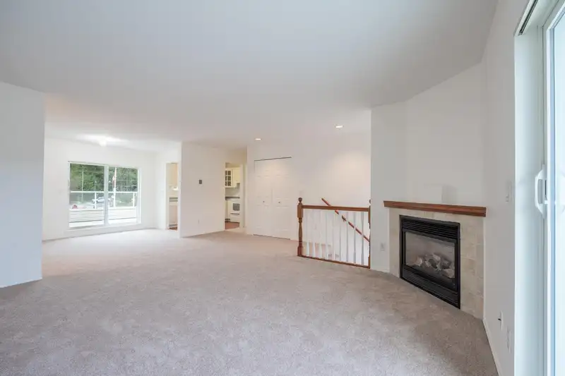 18 5610 TRAIL AVENUE - photo 3 of 36