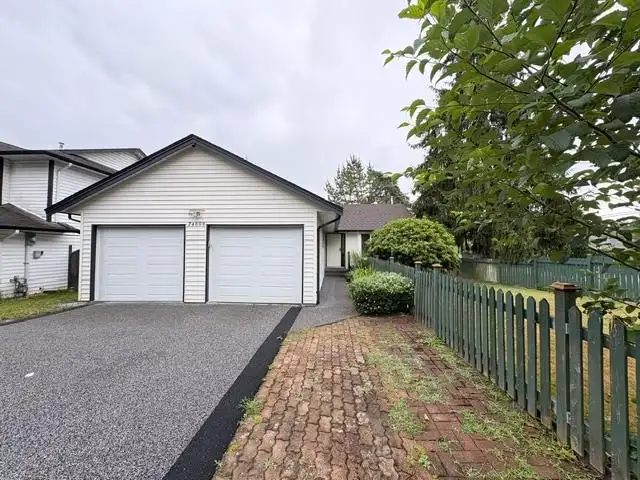 24808 119 AVENUE - photo 2 of 29