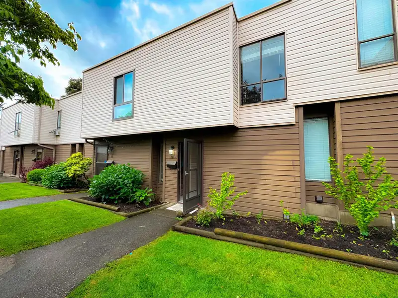 28 9400 128 STREET - photo 1 of 14