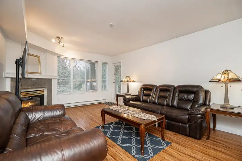 209 10665 139 STREET - photo 2 of 33