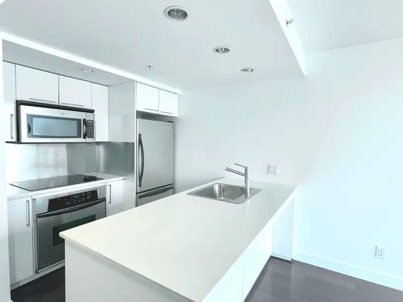 2104 1255 SEYMOUR STREET - photo 2 of 14