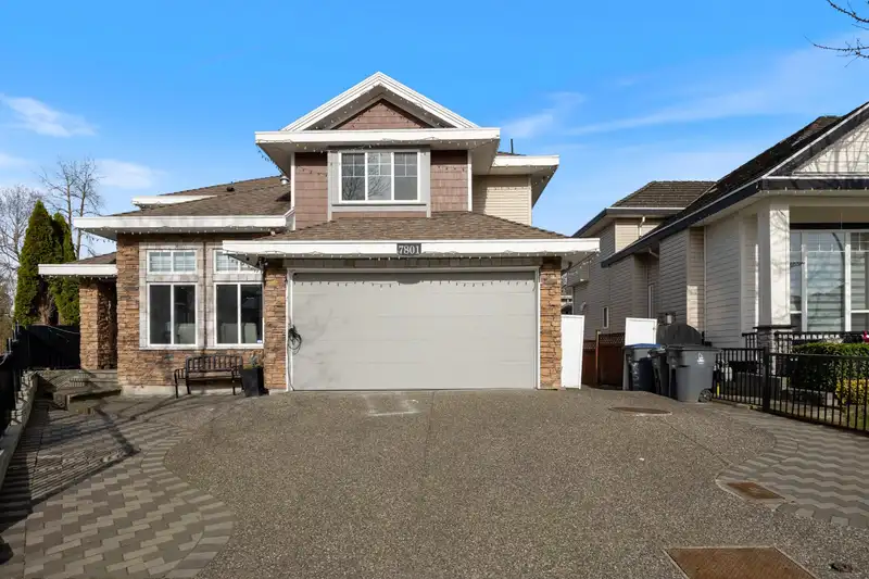 7801 146A STREET - photo 2 of 40