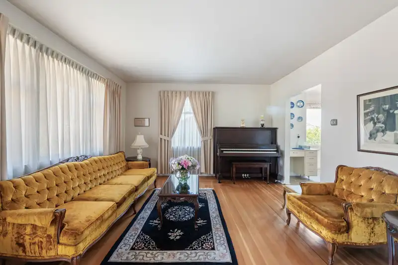 454 ELMER STREET - photo 3 of 34