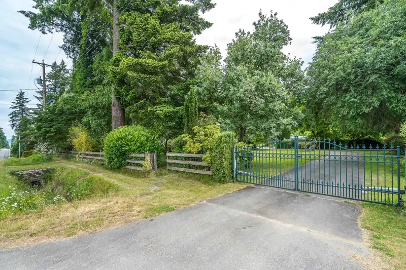 7538 240 STREET - photo 3 of 39