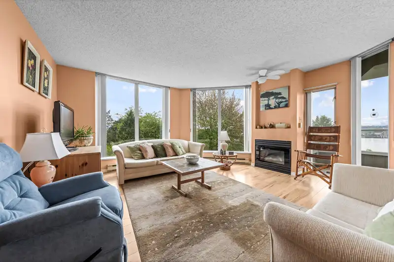 305 69 JAMIESON COURT - photo 2 of 29