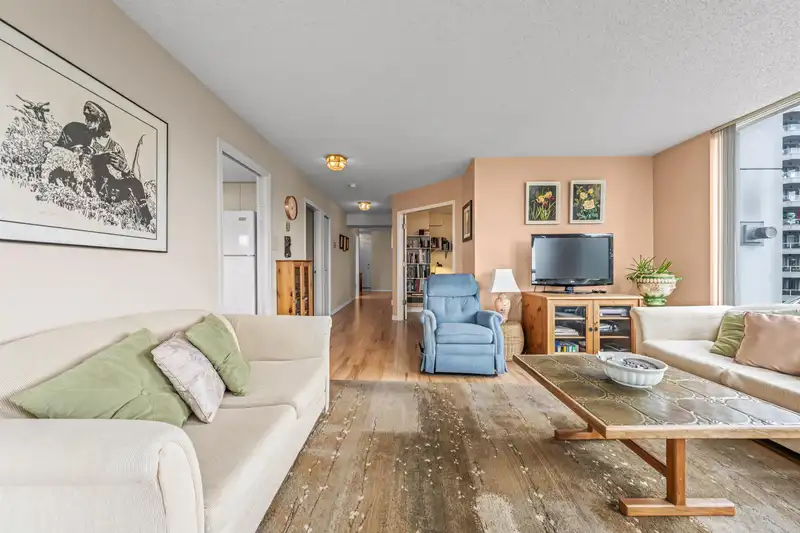 305 69 JAMIESON COURT - photo 3 of 29