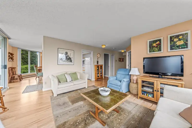 305 69 JAMIESON COURT - photo 4 of 29