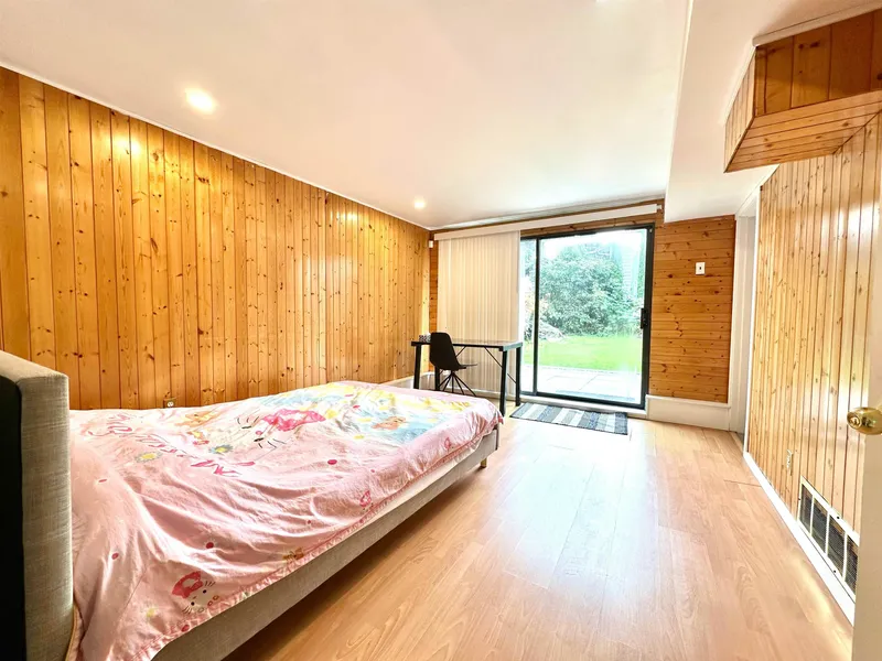 9511 PINEWELL CRESCENT - photo 3 of 25