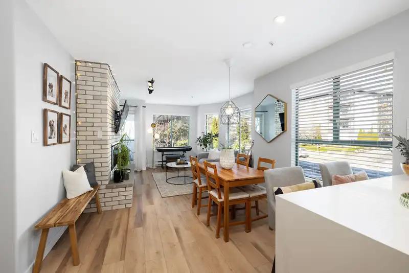 204 111 W 5TH STREET - photo 2 of 23
