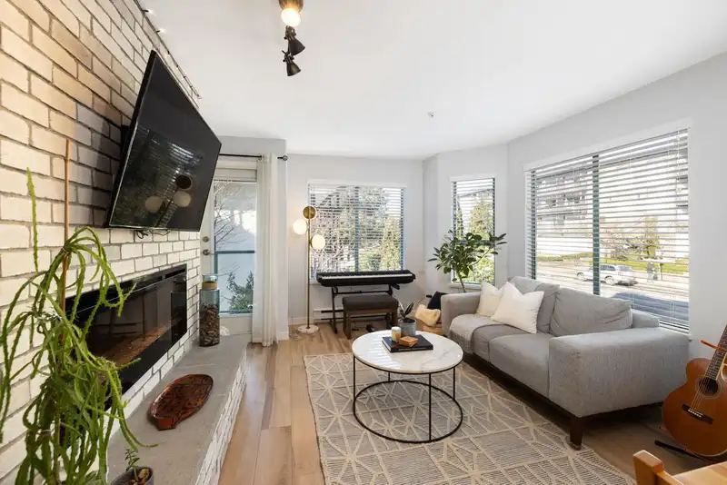 204 111 W 5TH STREET - photo 3 of 23