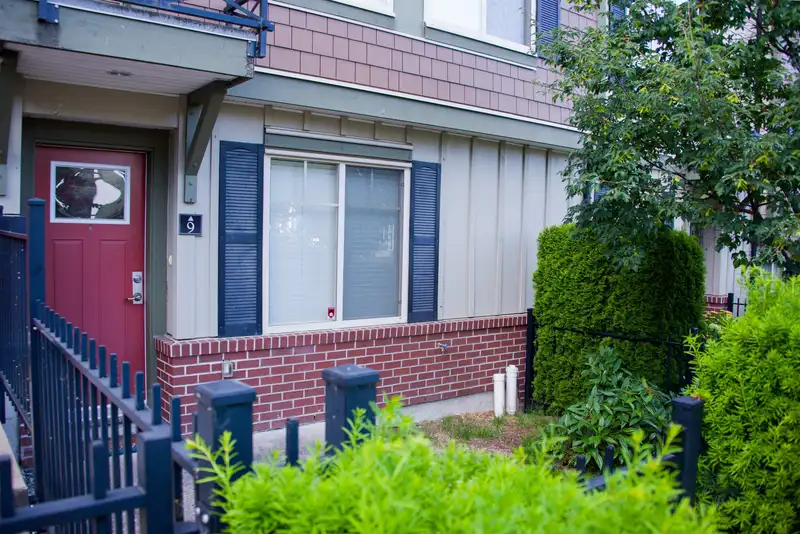 9 2845 156 STREET - photo 2 of 19