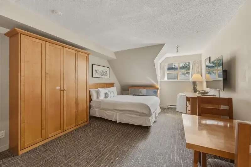 4402 4295 BLACKCOMB WAY - photo 4 of 15