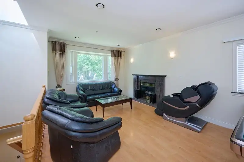 2326 CHARLES STREET - photo 3 of 8