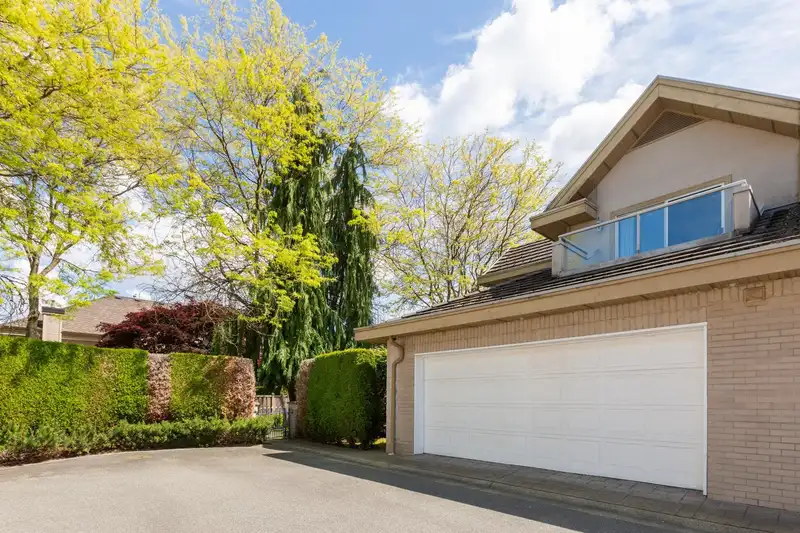 10 5600 DOVER CRESCENT - photo 3 of 26