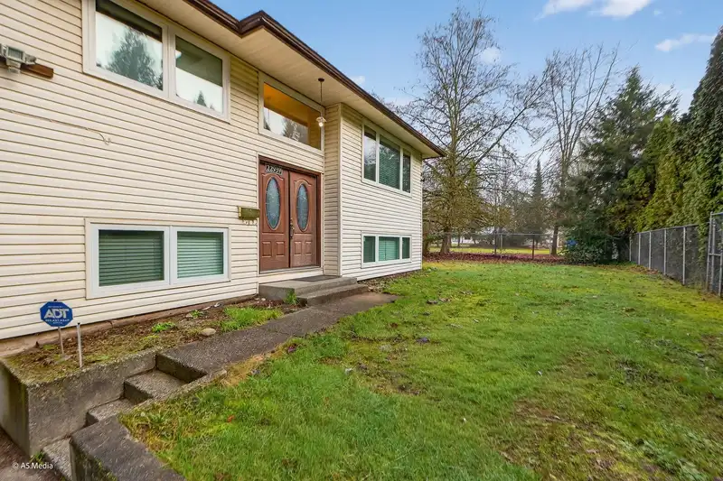 22939 128 AVENUE - photo 1 of 40