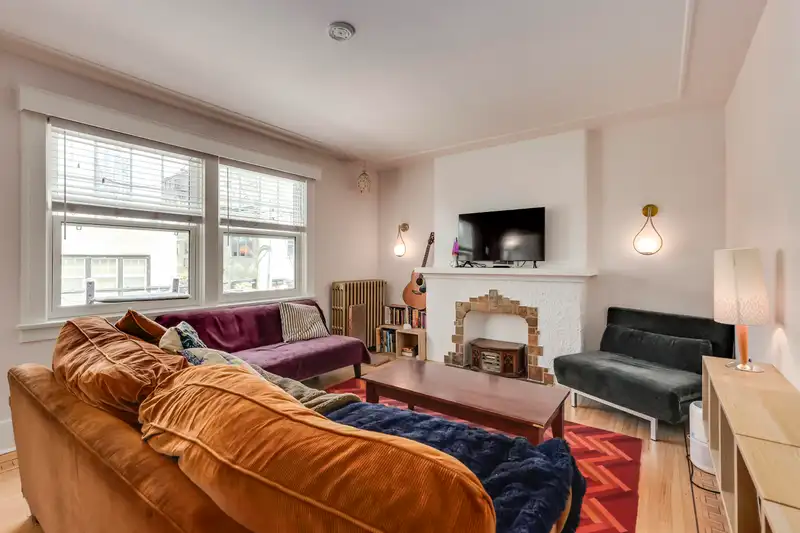 305 1545 W 13TH AVENUE - photo 2 of 22