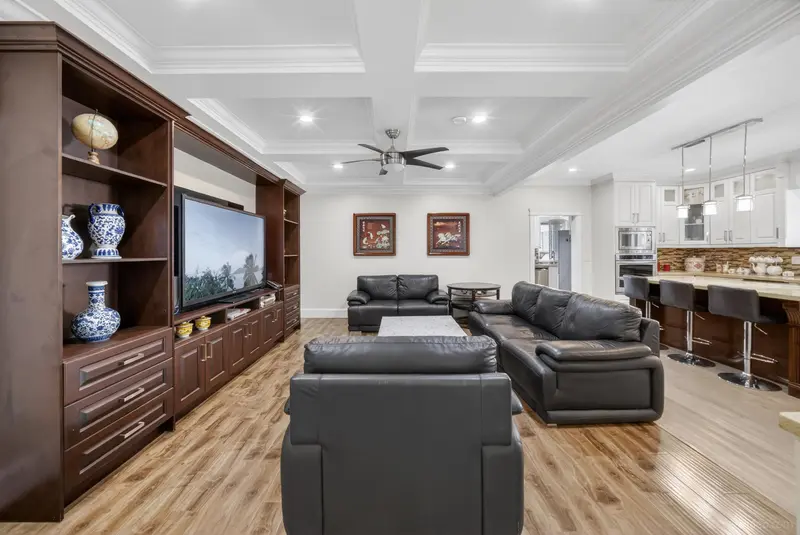 12855 107A AVENUE - photo 4 of 25