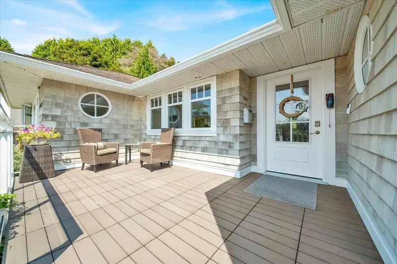 16063 8 AVENUE - photo 4 of 39