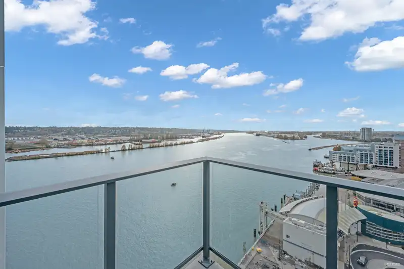 1402 680 QUAYSIDE DRIVE - photo 2 of 28