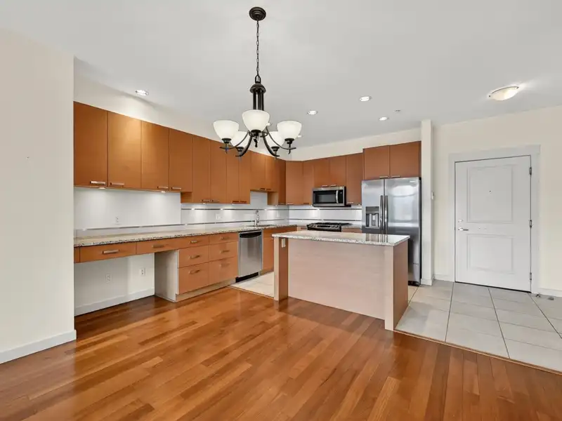 305 4365 HASTINGS STREET - photo 3 of 23