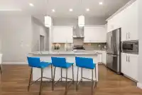 5090 SPRINGS BOULEVARD - thumbnail 1
