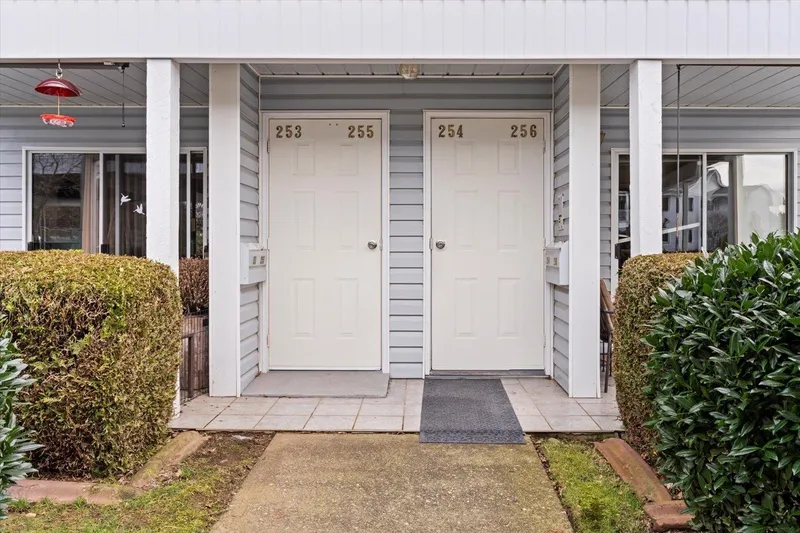 256 32691 GARIBALDI DRIVE - photo 2 of 25