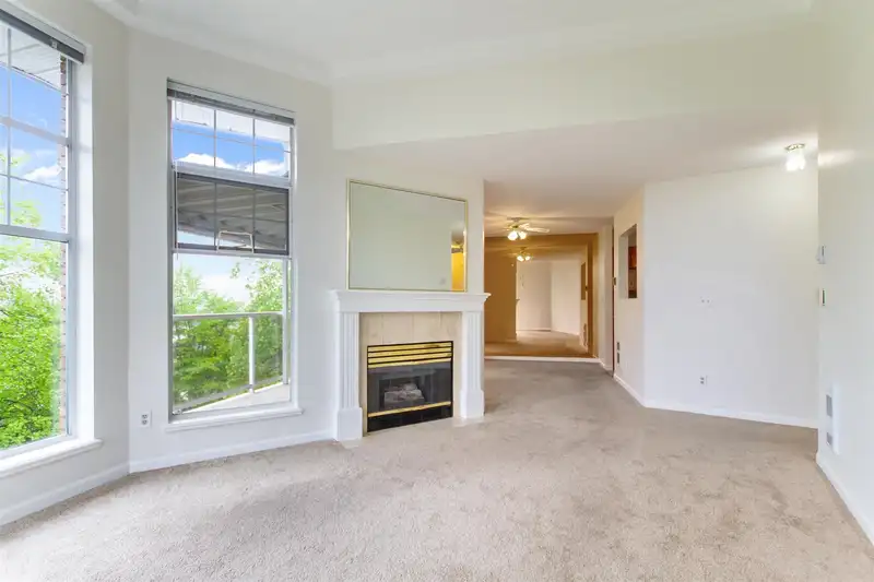 325 22611 116 AVENUE - photo 4 of 34