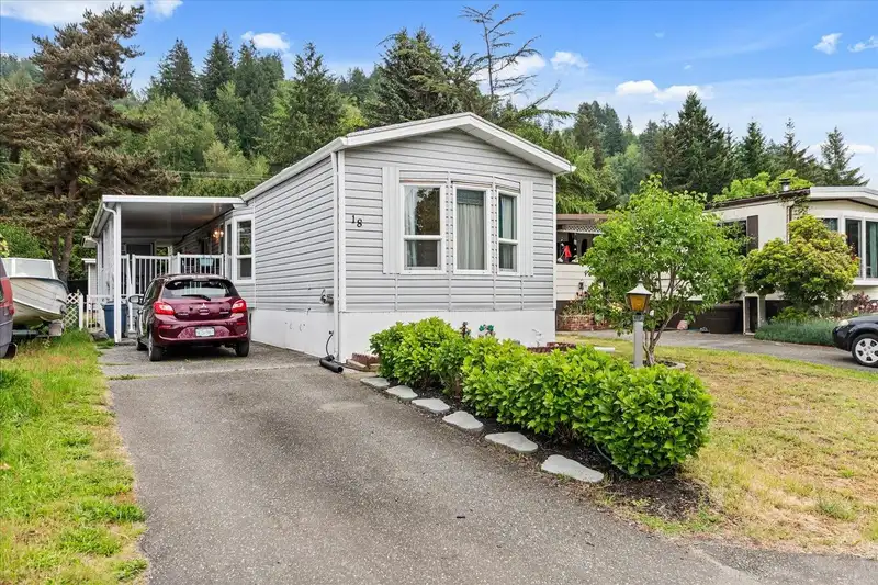 18 46484 CHILLIWACK LAKE ROAD - photo 1 of 29