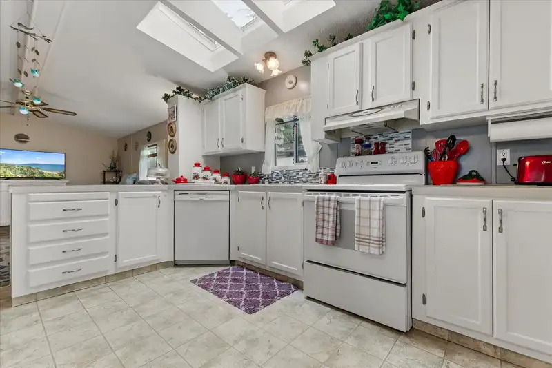 18 46484 CHILLIWACK LAKE ROAD - photo 2 of 29