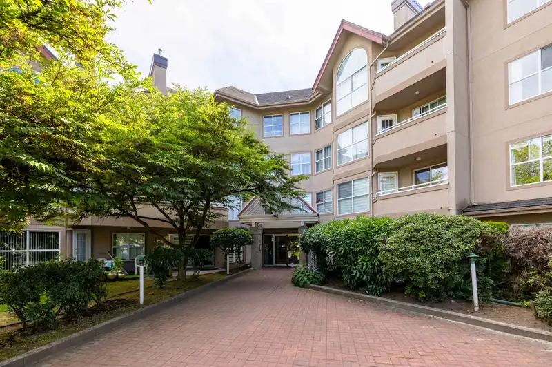 204 7435 121A STREET - photo 2 of 29