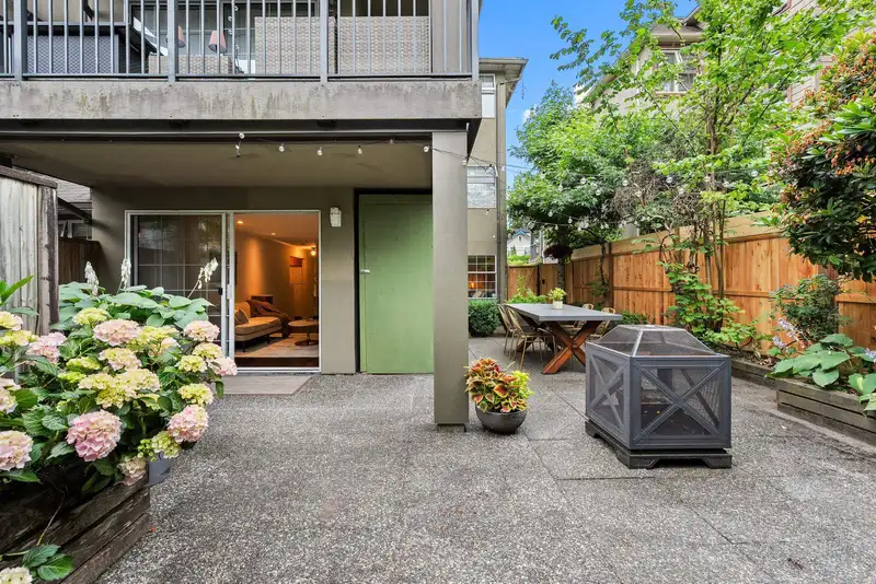 104 925 W 15TH AVENUE - photo 4 of 26