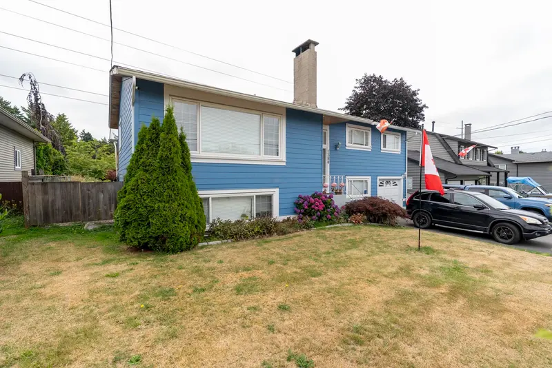 1390 53A STREET - photo 2 of 11