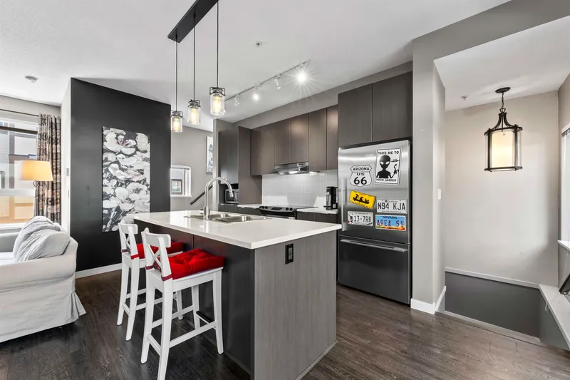 13 7848 209 STREET - photo 3 of 25