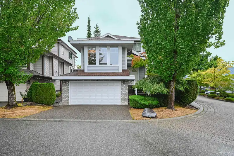 2995 PINETREE CLOSE - photo 2 of 34