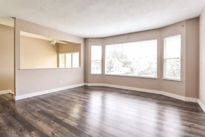 11805 N COWLEY DRIVE - photo 3 of 20