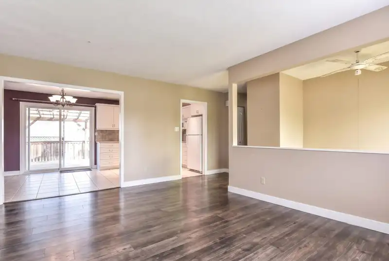 11805 N COWLEY DRIVE - photo 4 of 20