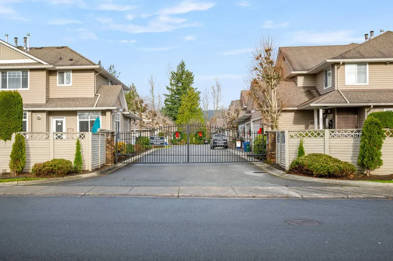 21 32849 EGGLESTONE AVENUE - photo 1 of 25