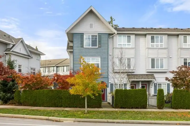 93 5858 142 STREET - photo 1 of 2