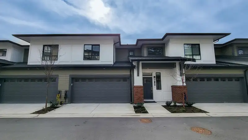 145 1360 MITCHELL STREET - photo 2 of 32
