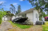 11328 MAPLE CRESCENT - thumbnail 4